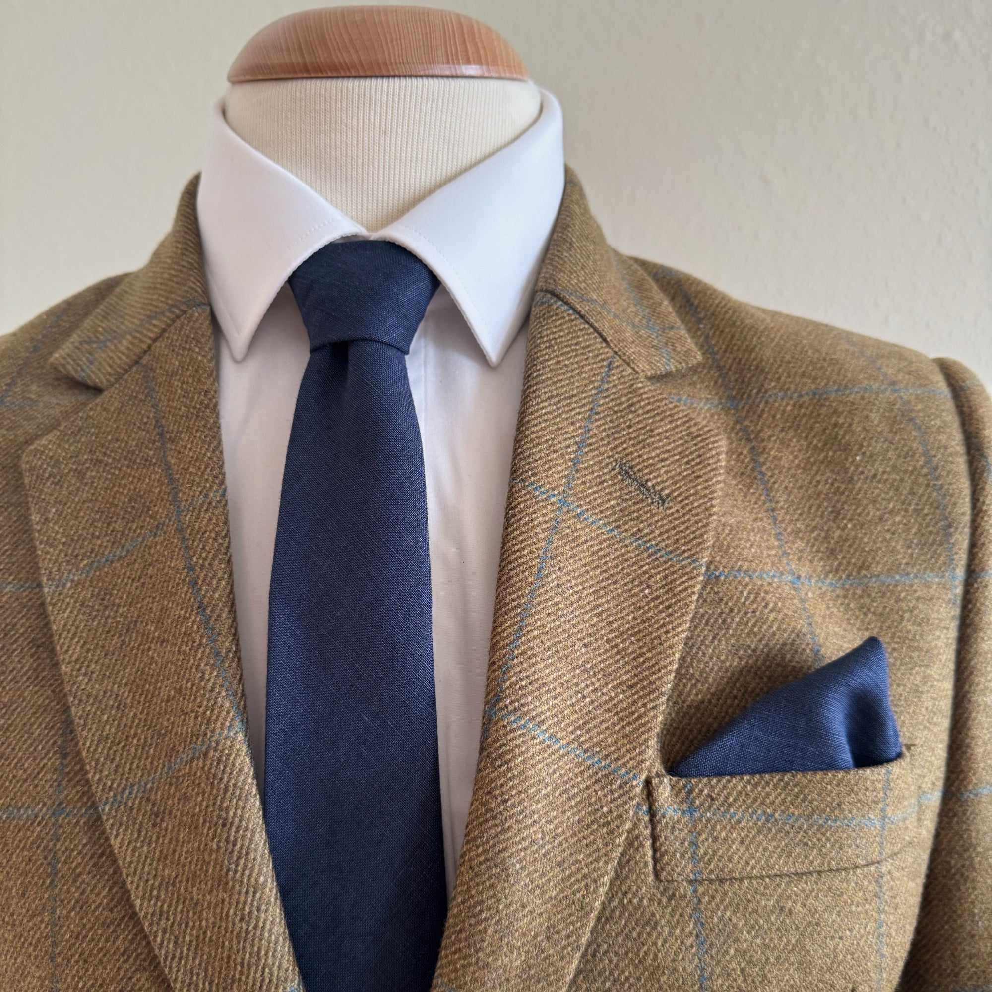 Dark Navy Tie in Irish Linen