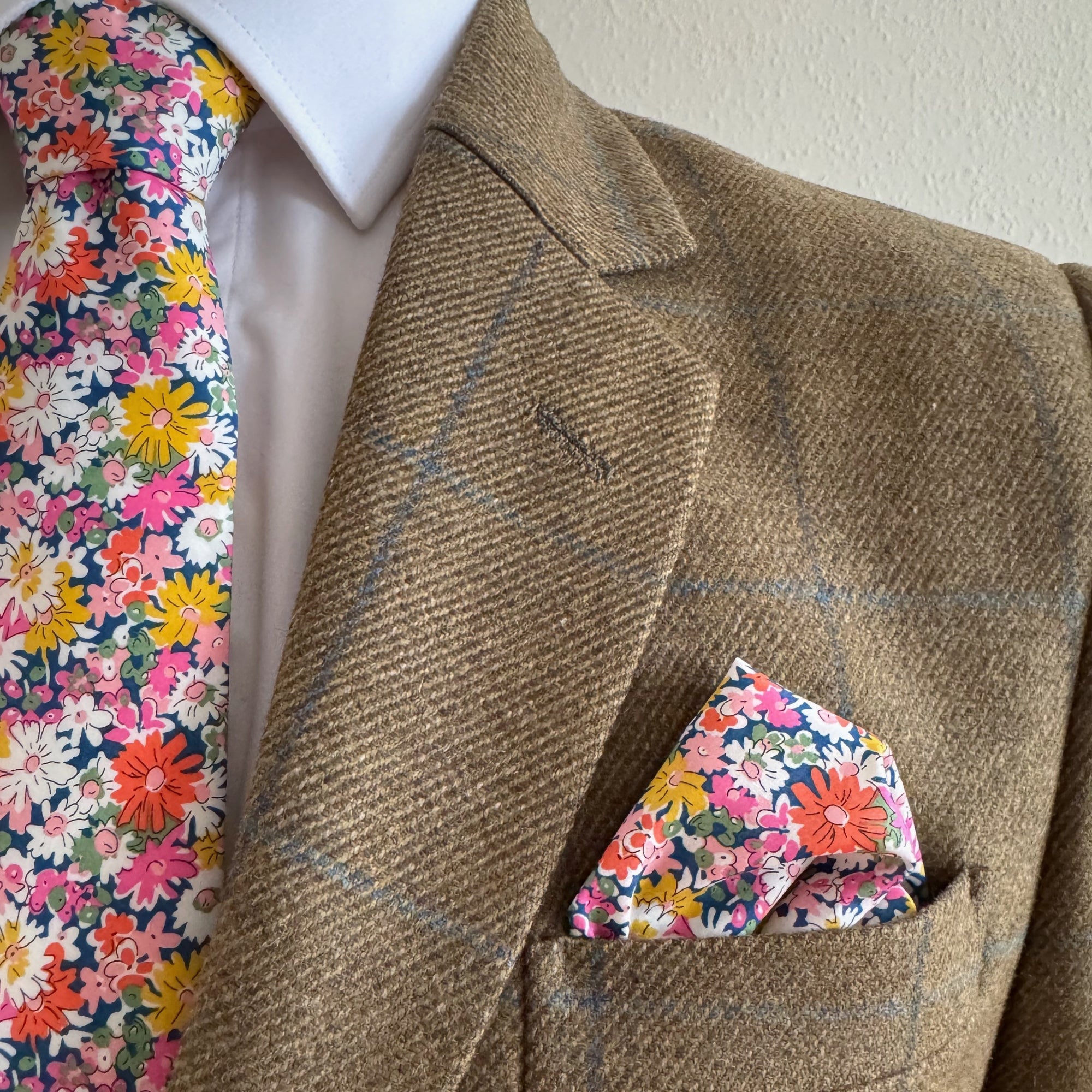 Liberty of London Tie in Yellow & Pink Floral Daisies